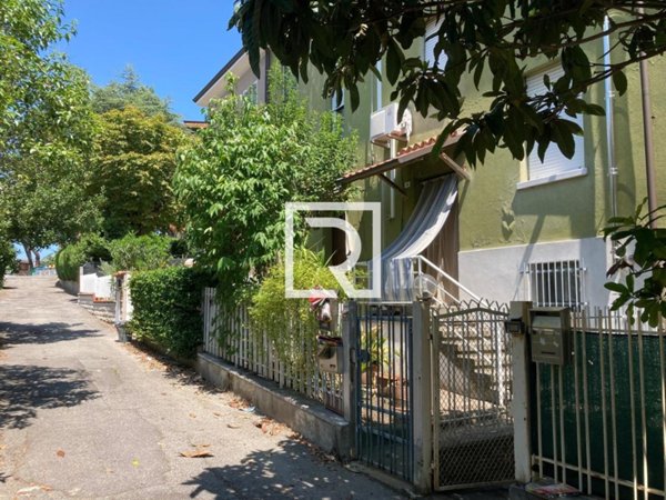 casa indipendente in vendita a Cesena