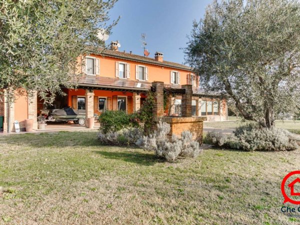 casa indipendente in vendita a Cesena in zona Fiorenzuola