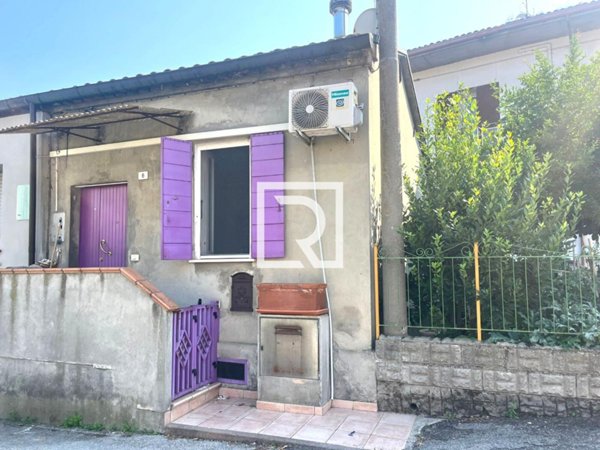 casa indipendente in vendita a Cesena in zona Torre del Moro