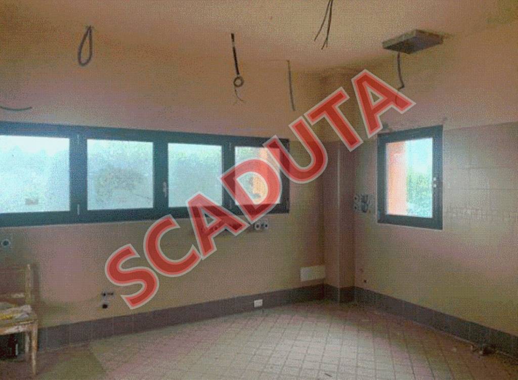 locale commerciale in vendita a Cesena in zona Bagnile