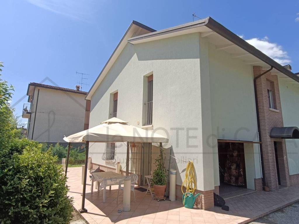 casa indipendente in vendita a Cesena in zona Sant'Egidio