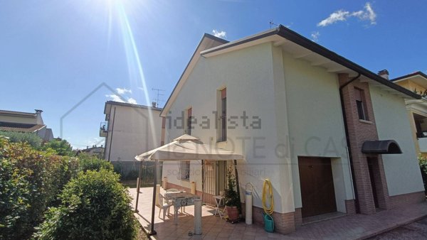 appartamento in vendita a Cesena in zona Fiorenzuola