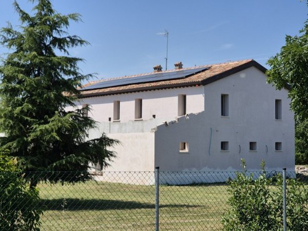 casa indipendente in vendita a Cesena in zona Settecrociari