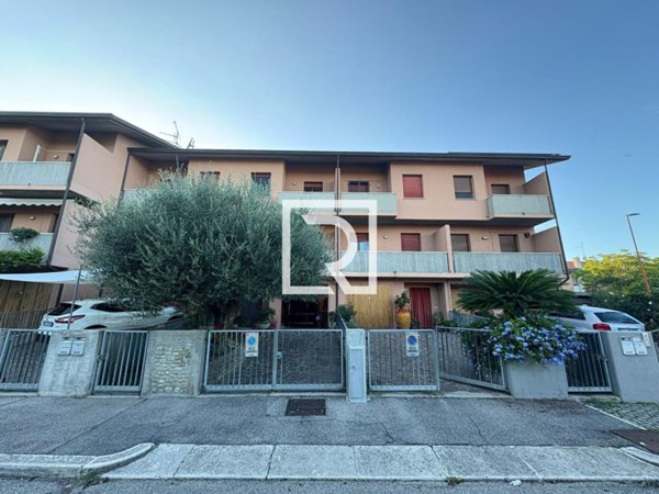 casa indipendente in vendita a Cesena