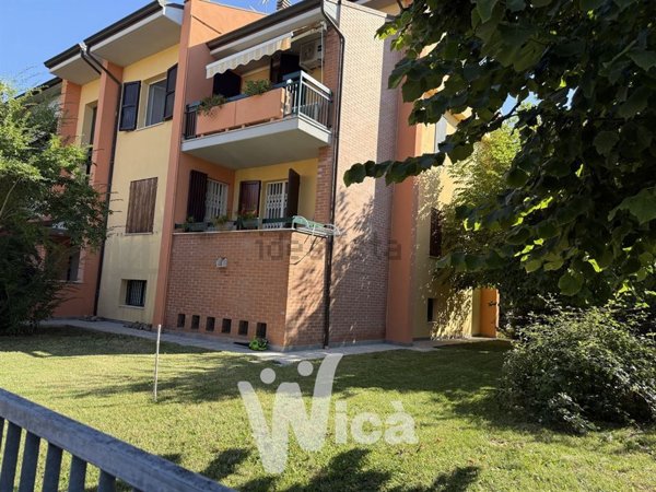 casa indipendente in vendita a Cesena in zona Villa Chiaviche