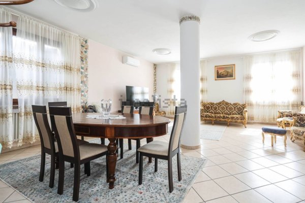 casa indipendente in vendita a Cesena in zona Calisese