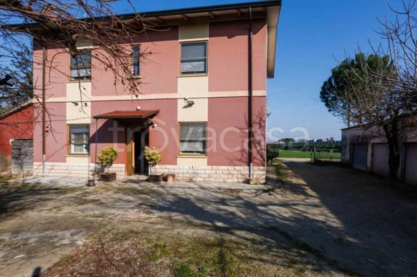 casa indipendente in vendita a Cesena in zona Pievesestina