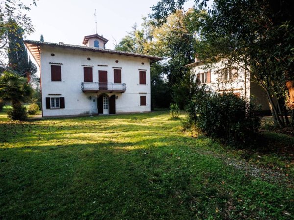 casa indipendente in vendita a Cesena in zona Roversano