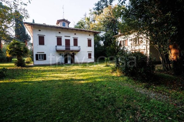 casa indipendente in vendita a Cesena in zona Roversano