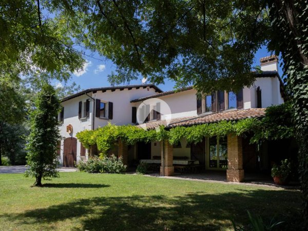 casa indipendente in vendita a Cesena in zona Diegaro/Capocolle