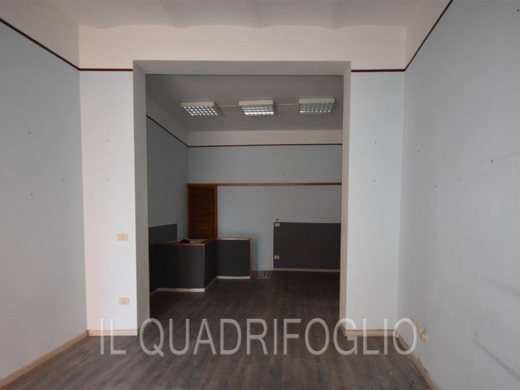 negozio in vendita a Cesena in zona Centro Storico