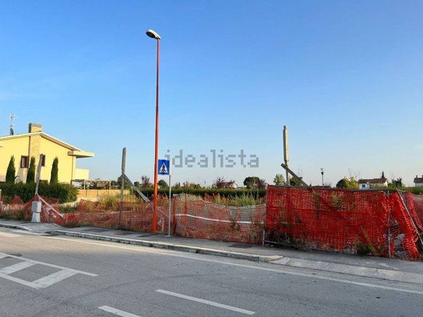 terreno edificabile in vendita a Cesena