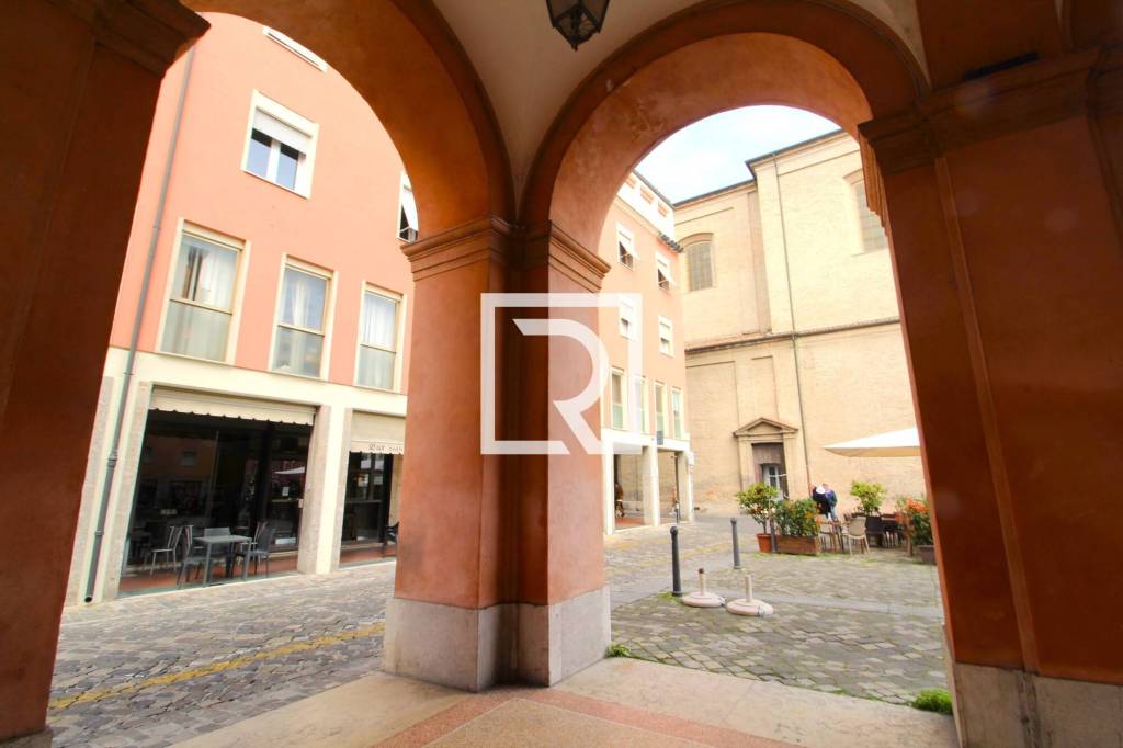 negozio in vendita a Cesena in zona Centro Storico