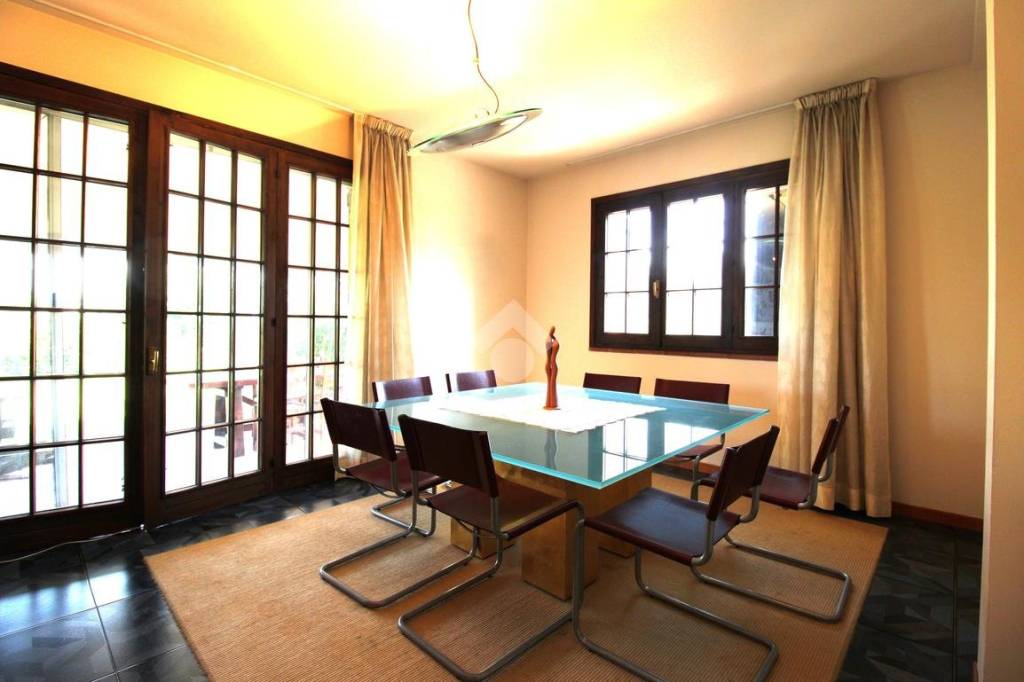 casa indipendente in vendita a Cesena in zona Vigne