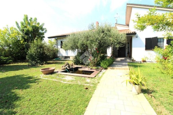 casa indipendente in vendita a Cesena in zona Sant'Egidio