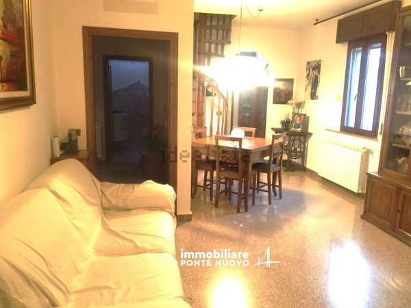 casa indipendente in vendita a Cesena