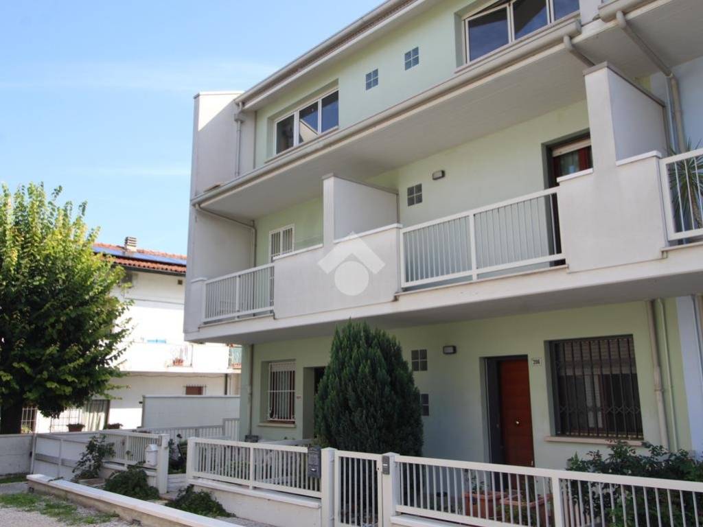 casa indipendente in vendita a Cesena in zona Sant'Egidio