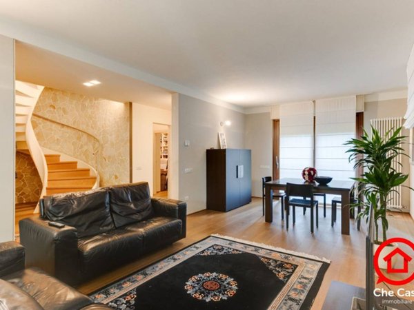 casa indipendente in vendita a Cesena in zona Centro Storico
