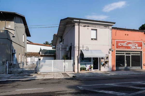 locale commerciale in vendita a Cesena in zona Sant'Egidio