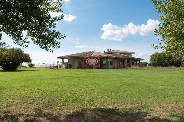 casa indipendente in vendita a Cesena