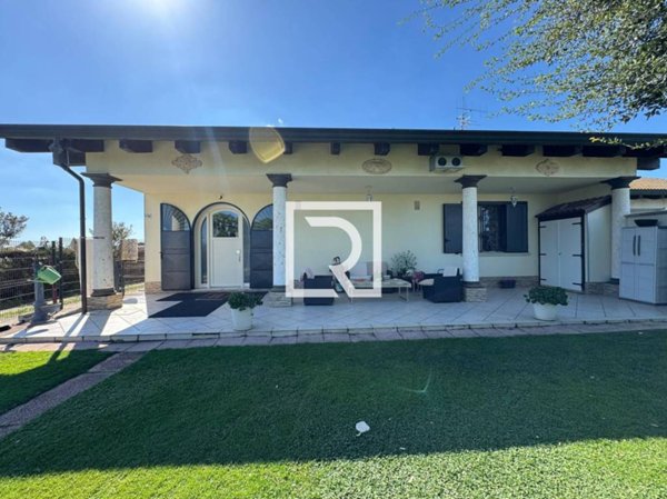 casa indipendente in vendita a Cesena