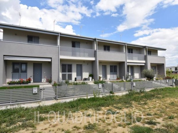 casa indipendente in vendita a Cesena in zona Fiorenzuola