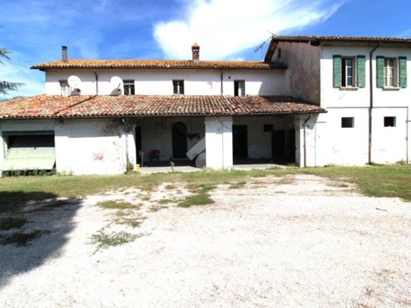 casa indipendente in vendita a Cesena in zona San Giorgio