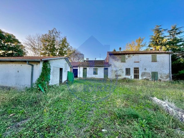 casa indipendente in vendita a Cesena in zona San Vittore