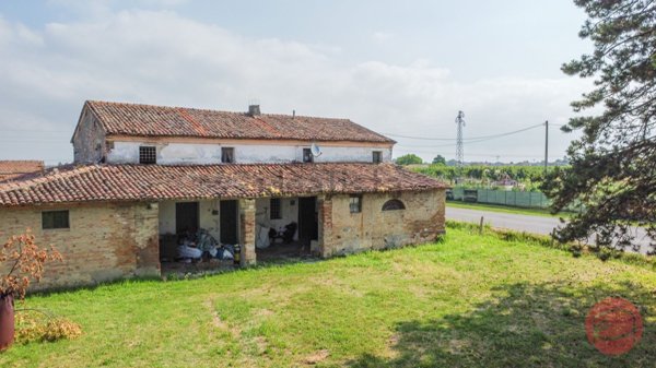 casa indipendente in vendita a Cesena in zona Calisese