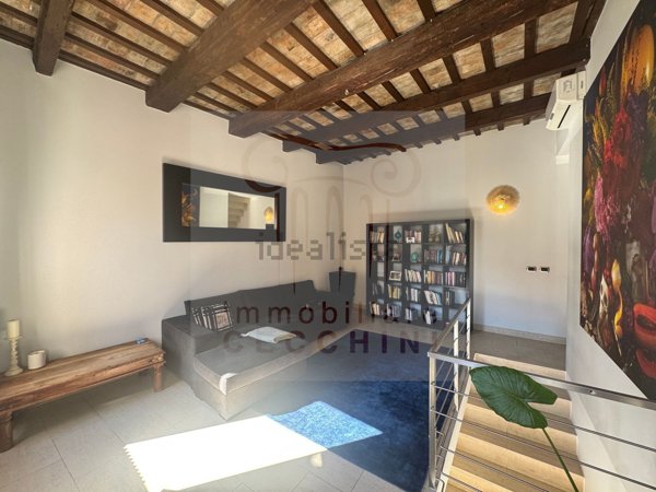 casa indipendente in vendita a Cesena in zona Centro Storico