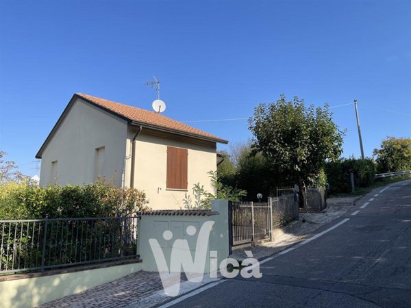 casa indipendente in vendita a Cesena in zona Rio Eremo