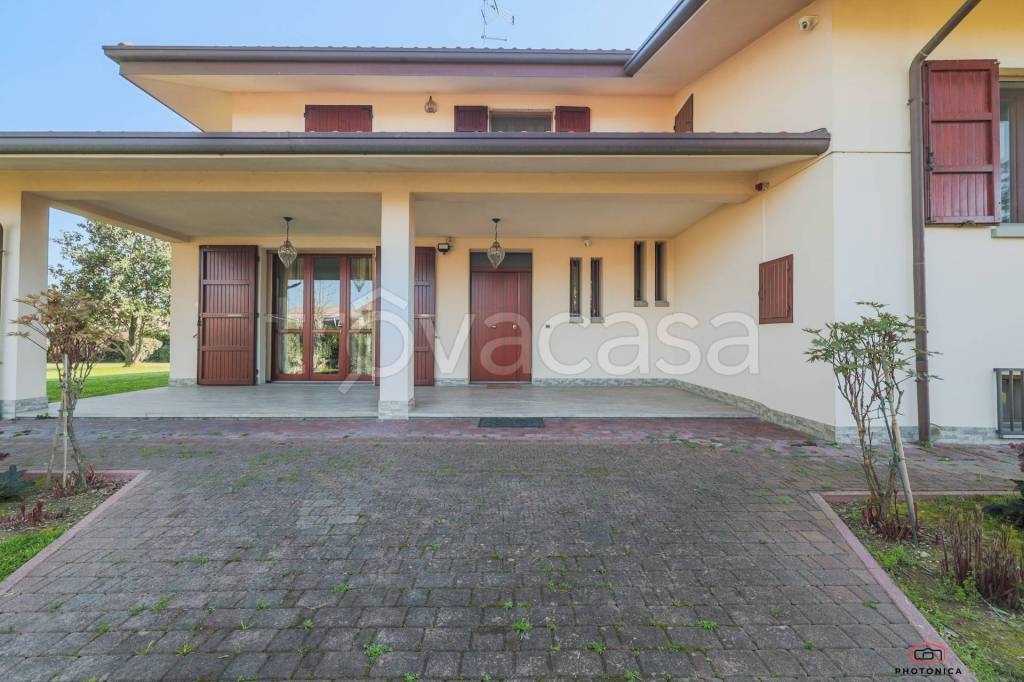 casa indipendente in vendita a Cesena in zona Ponte Pietra