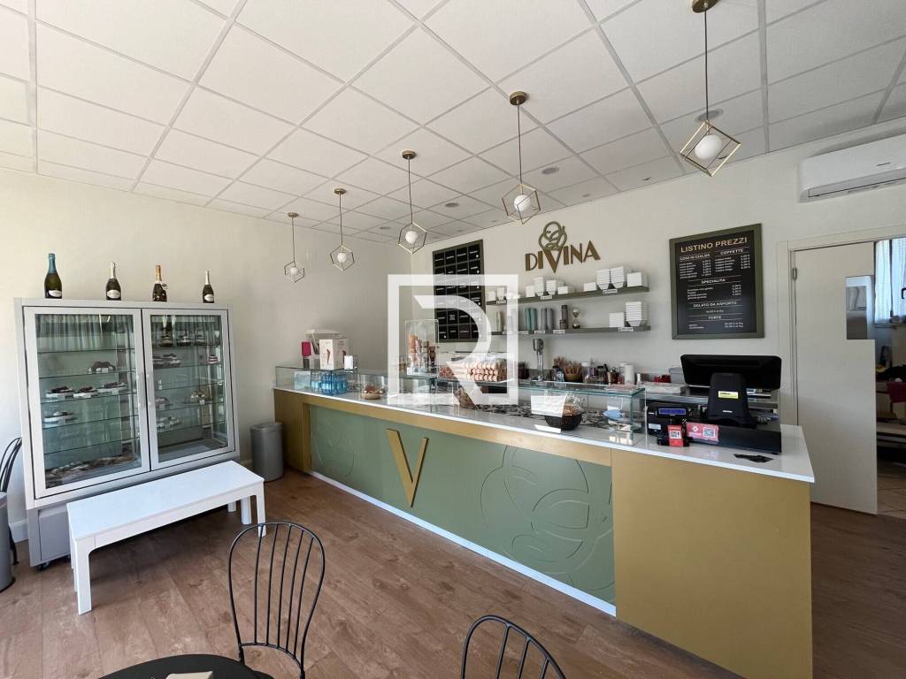 negozio in vendita a Cesena in zona Torre del Moro