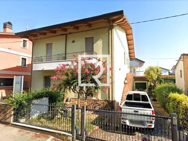 casa indipendente in vendita a Cesena in zona San Rocco