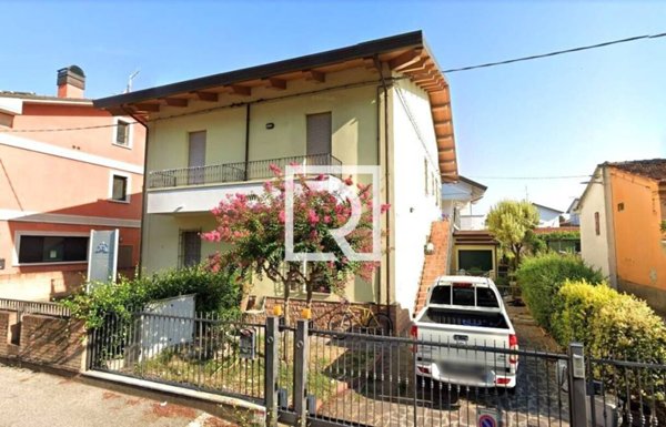 casa indipendente in vendita a Cesena in zona San Rocco