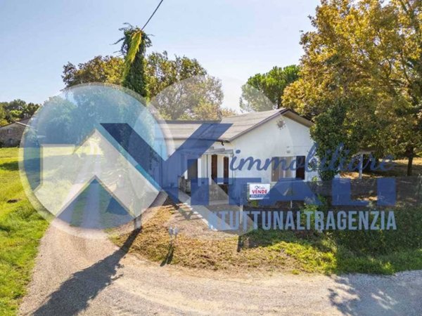 casa indipendente in vendita a Cesena in zona Sant'Andrea in Bagnolo