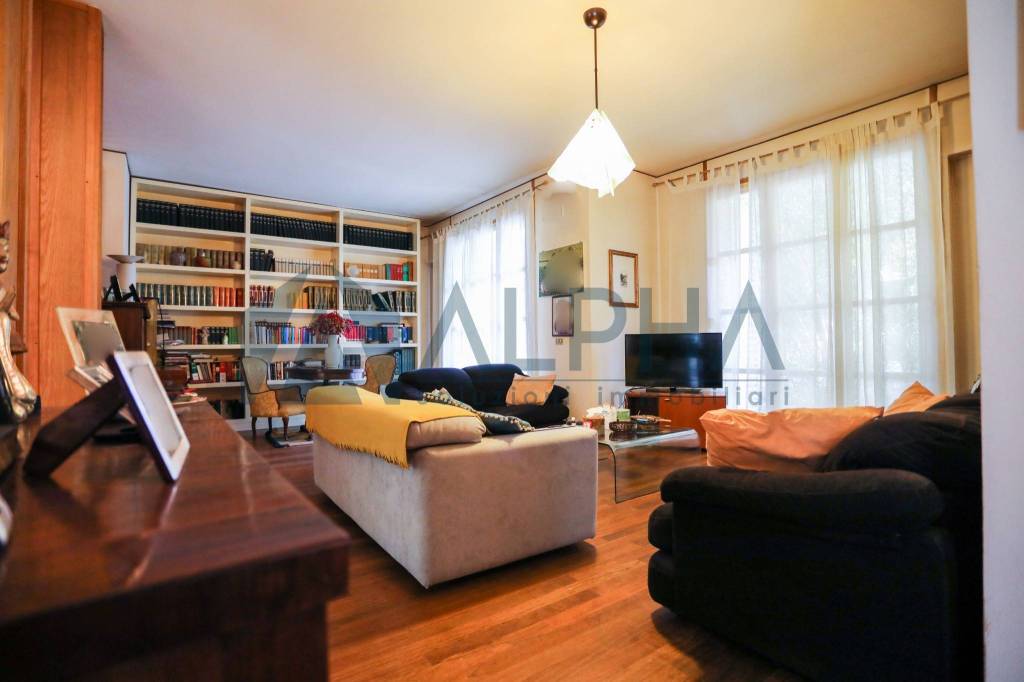 casa indipendente in vendita a Cesena in zona Cesuola