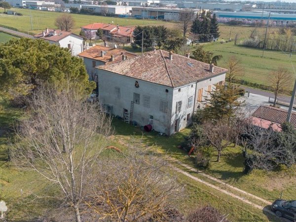 casa indipendente in vendita a Cesena in zona San Cristoforo