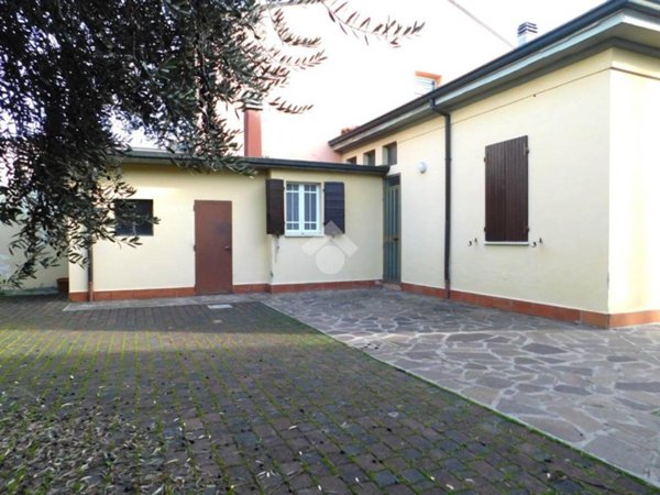 casa indipendente in vendita a Cesena