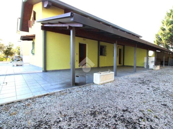 casa indipendente in vendita a Cesena in zona Marcorano