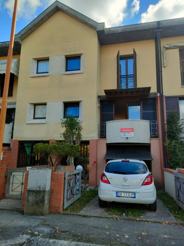 casa indipendente in vendita a Cesena in zona Centro Storico