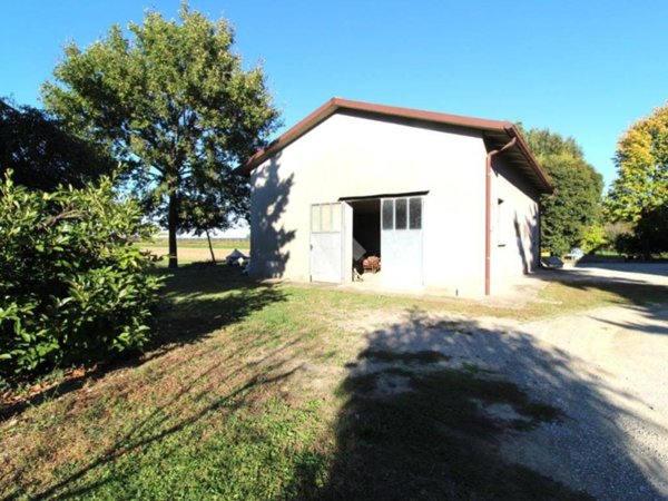 casa indipendente in vendita a Cesena in zona Villa Chiaviche
