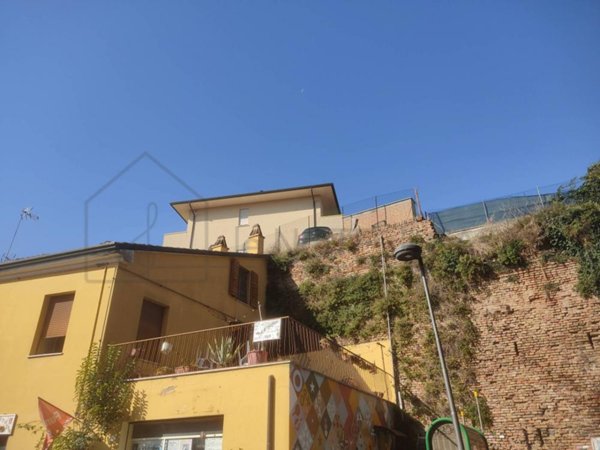 casa indipendente in vendita a Cesena in zona Centro Storico