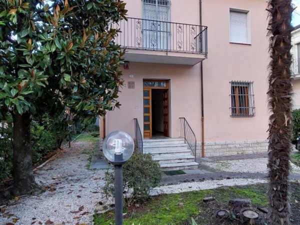 casa indipendente in vendita a Cesena in zona Centro Storico