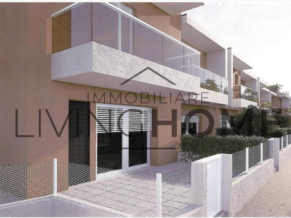 casa indipendente in vendita a Cesena in zona Centro Storico