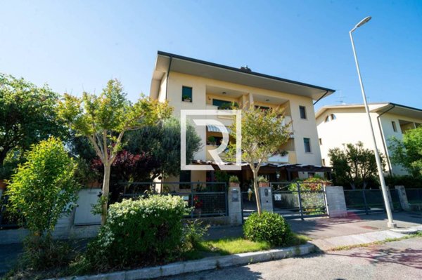 casa indipendente in vendita a Cesena in zona Calabrina