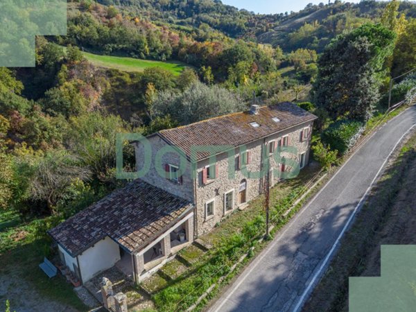 casa indipendente in vendita a Cesena in zona Roversano