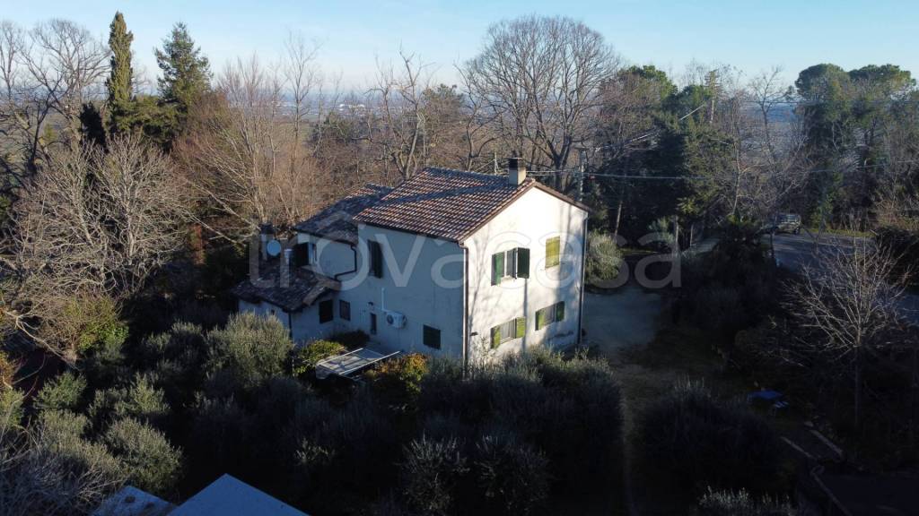 casa indipendente in vendita a Cesena in zona Tessello
