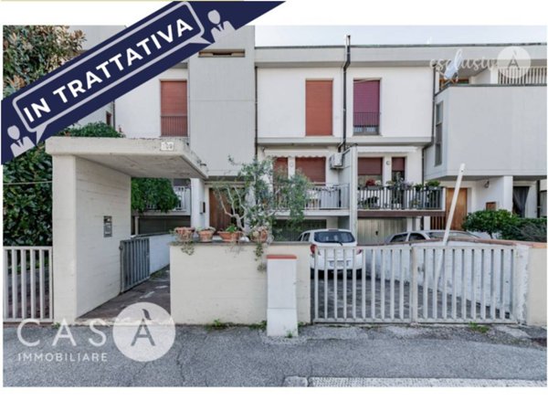 casa indipendente in vendita a Cesena in zona Centro Storico