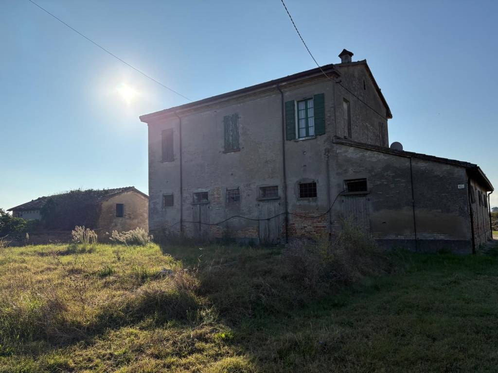 casa indipendente in vendita a Cesena in zona Marcorano